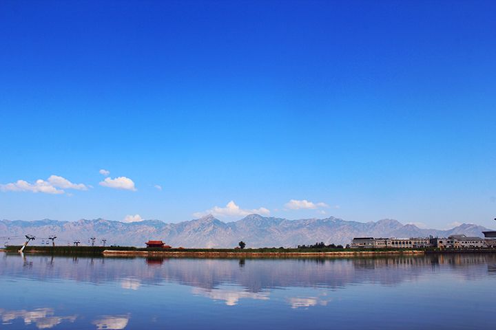 【典·深度】呼和浩特、鄂尔多斯、双飞5天＊希拉穆仁草原广之旅牧场＊响沙湾＊网红打卡美食之旅＊乐游＜蒙古服饰游园，温泉疗养，升级一晚水世界主题酒店＞