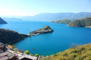 【典·深度】四川凉山、成都双飞6天＊金口河大峡谷＊西昌九十九里温泉＊邛海赏花逅鸟＊大石板村换装美拍＊乐游＜宽窄巷子，全程升级豪华酒店，两大特色餐，超级预售约见凉山＞