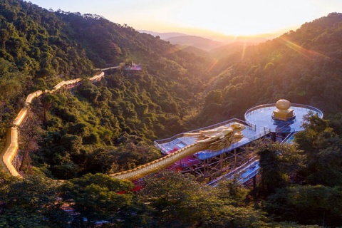 【跟团游】清远3天＊体验全新开业清远长隆度假区  近距离动物互动、 畅玩摩天轮、机动游戏、＊品清远河鲜宴，清远鸡煲＊湛江往返＜超值预售＞