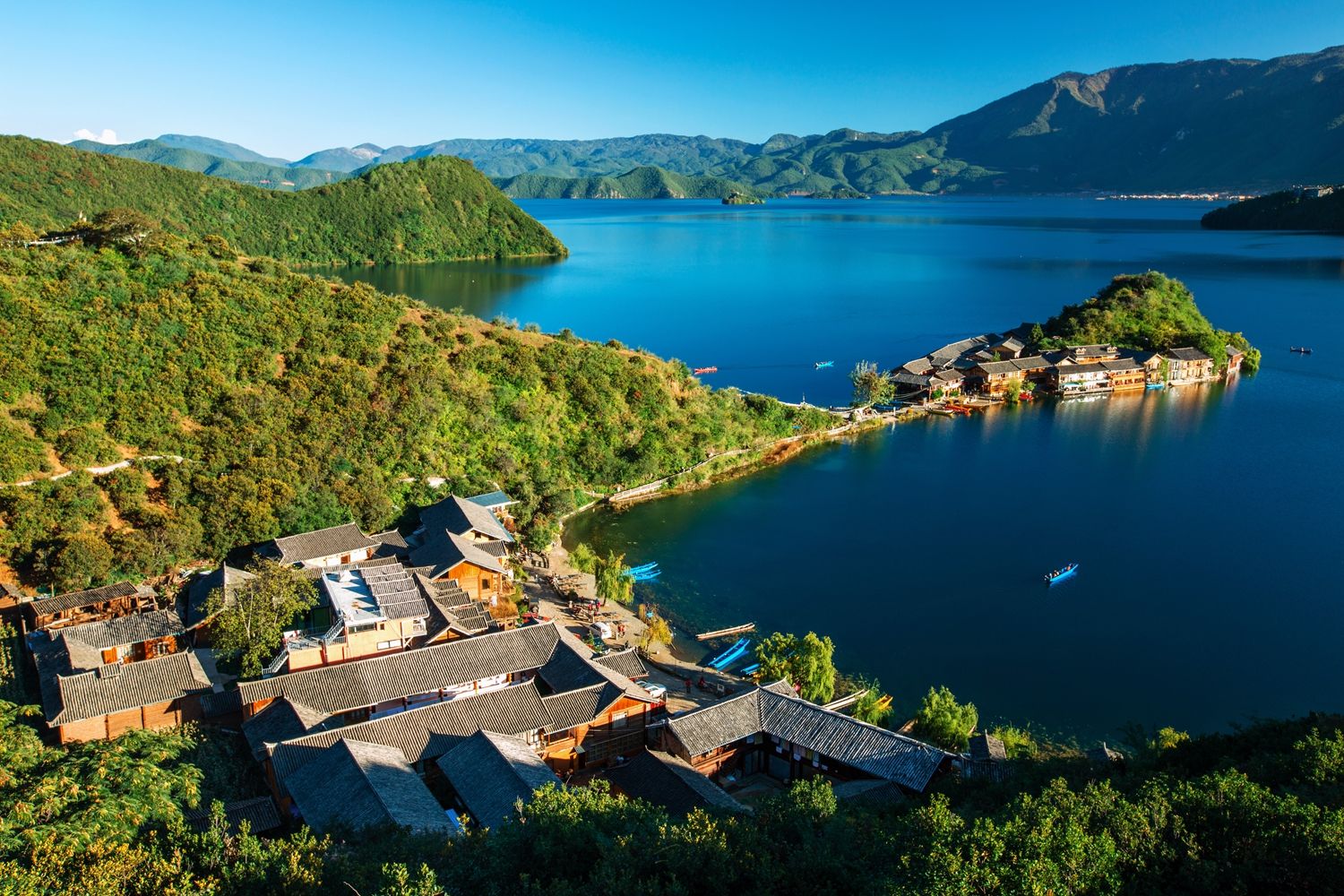 【典·深度】云南大理、泸沽湖、丽江双飞5天＊泸沽湖环湖＊登里务比岛＊大理理想邦＊洱海生态廊道＊丽江古城＜泸沽湖篝火晚会，丽大泸＞
