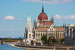 【自由行】匈牙利9天＊多瑙河上的明珠布达佩斯＊温泉之国＜广州往返布达佩斯机票，申根签证，抵达当晚布达佩斯住宿，二次确认＞
