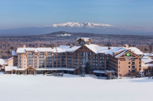 【长白山自由行】长白山双飞5天＊1晚长白山鲁能胜地瑞士酒店度假村＊滑雪娱雪＊冬季温泉＊赠长白山机场往返接送机服务＊含机票税费＊等待确认＜优惠加订长白山鲁能度假村内酒店，1人起订＞