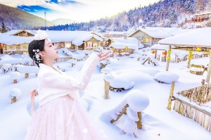 【尚·全景】东北哈尔滨、长白山、沈阳、双飞单动7天＊雪乡日夜双赏＊长白雪山＊狗熊岭景区＊沈阳故宫＊勇士车冰雪林海穿越＜升级1晚超豪华酒店，住松花湖度假区滑雪娱雪缆车邂雾凇，泡雪地温泉，朝鲜服换装，雪地围炉煮茶，千人蹦迪驯鹿秧歌巡游，雪趣新东北尊享版＞