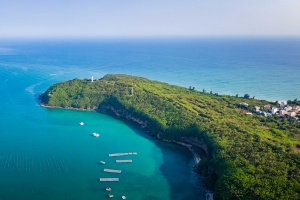 【尚·深度】北海、涠洲岛动车4天＊涠洲岛出海观鲸鱼＊鳄鱼山火山口公园＊日落晚霞石螺口＊北海银滩侨港风情街＊北海印象1876＜感受海边环岛咖啡，唯美落日餐厅，海岛双鲜宴，两晚连住涠洲岛网红民宿＞