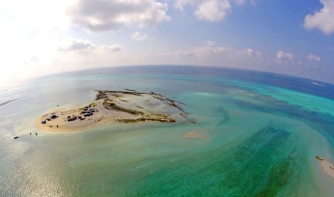 【圆梦南海】海南海口、儋州、三亚、西沙群岛、动车6天＊全富岛＊银屿岛＊鸭公岛＊三沙灯塔＊海花岛＜西沙行签名活动，一晚海口超豪华酒店，直升机飞行体验，赠送西沙旅游纪念证书，参加升国旗仪式＞