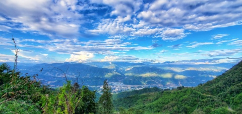 【典·全景】云南、东川、建水、弥勒动车6天＊探秘哀牢山原始森林＊打卡南恩瀑布＊东川红土地＊建水古城＊东风韵小镇